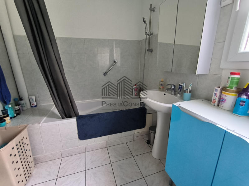 Maison - 76 m² - 8 pièces