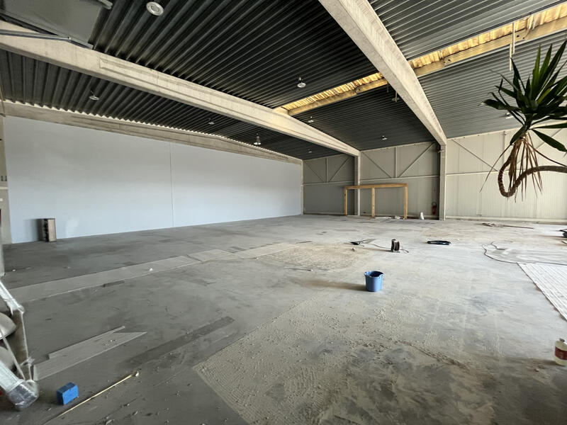 Entrepôt - 470 m²