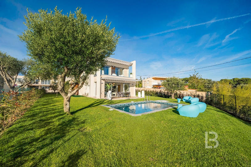 Villa - 144 m² - 5 pièces