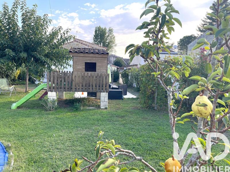 Maison - 210 m² - 10 pièces