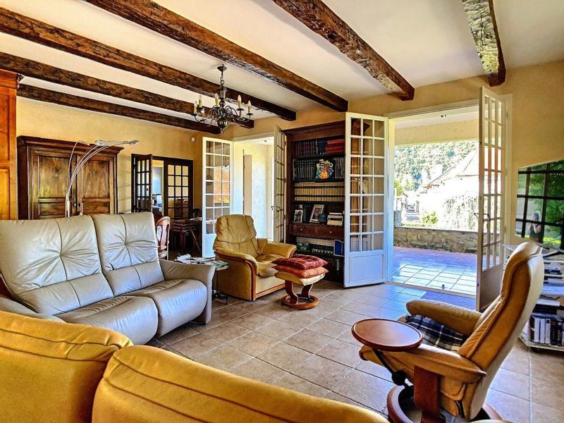 Maison - 185 m² - 5 pièces