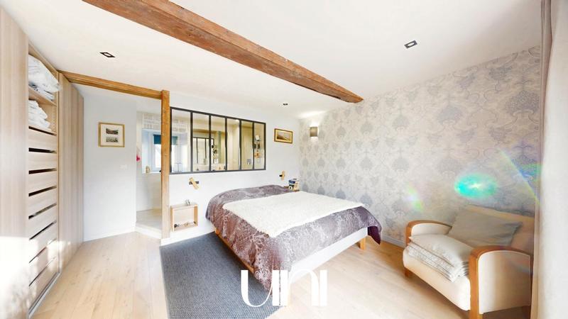 Maison - 220 m² - 5 pièces