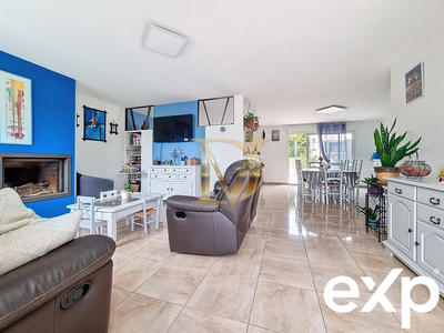 Maison - 230 m² - 8 pièces