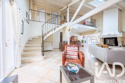 Maison - 250 m² - 7 pièces