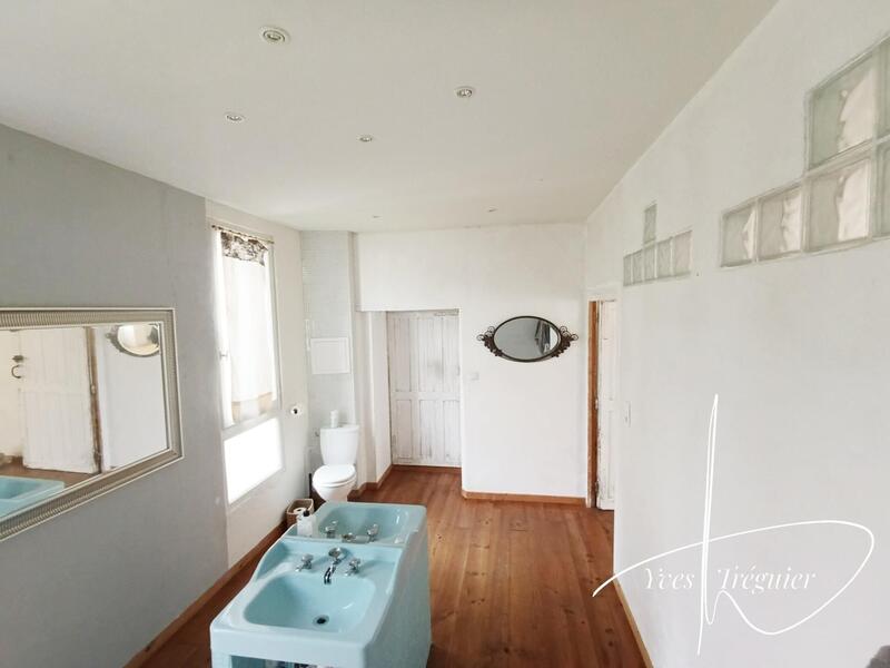 Maison - 406 m² - 7 pièces