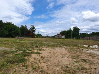 Terrain constructible - 810 m²