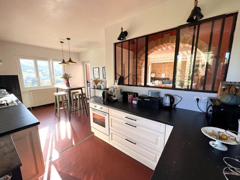 Maison - 183 m² - 7 pièces