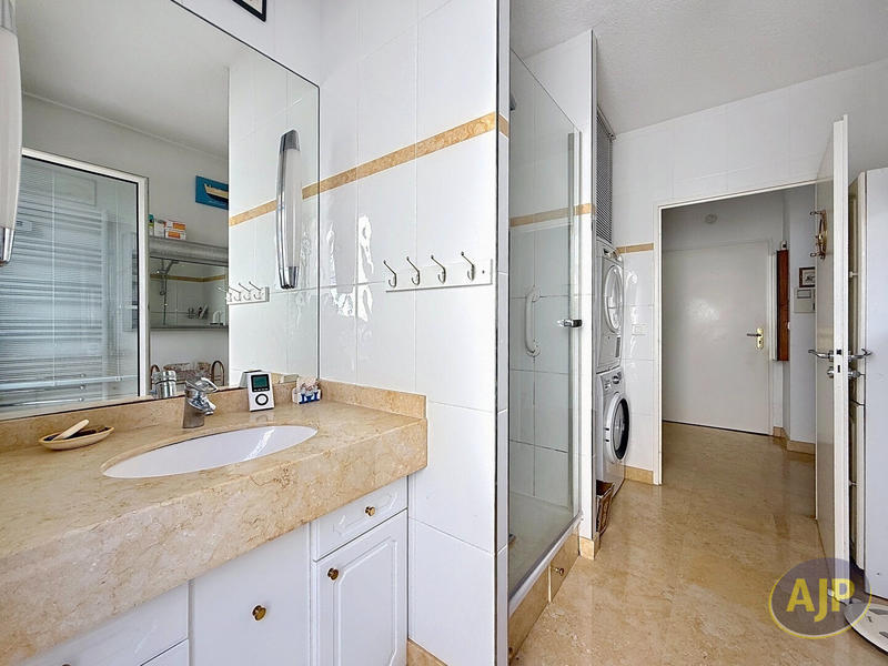 Appartement - 84 m² - 3 pièces