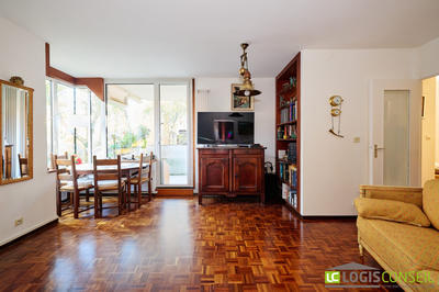 Appartement - 81 m² - 4 pièces