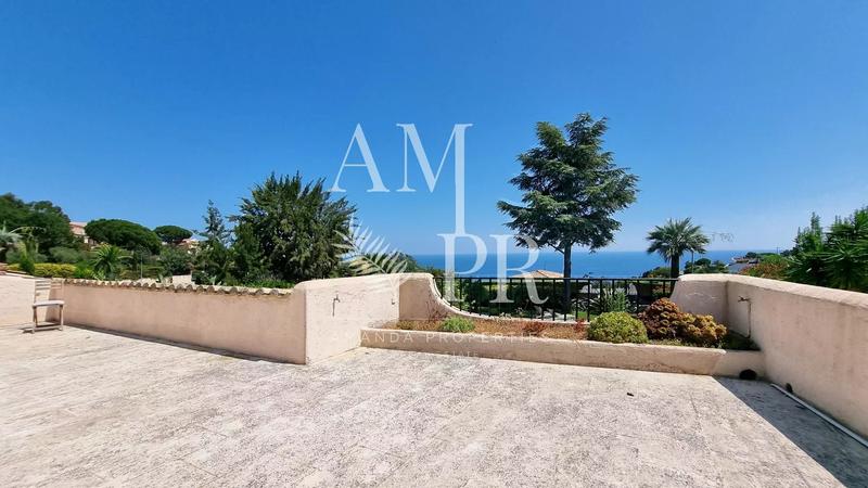 Villa - 253 m² - 6 pièces