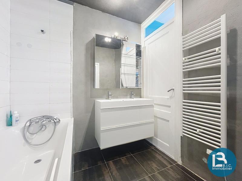 Appartement - 97 m² - 4 pièces