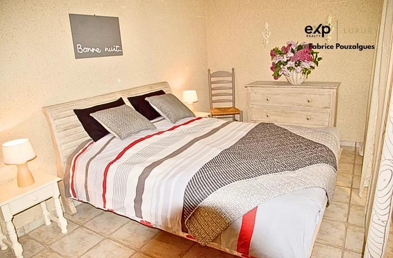 Propriété - 715 m² - 29 pièces