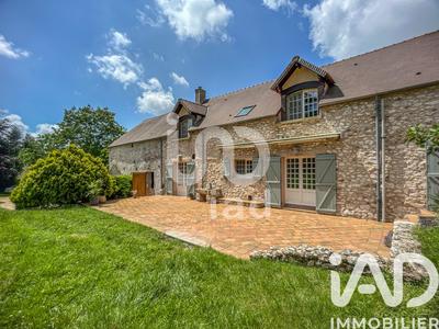 Maison - 215 m² - 9 pièces