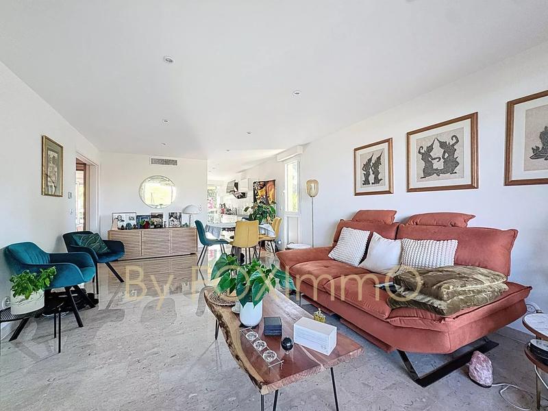 Appartement - 97 m² - 4 pièces