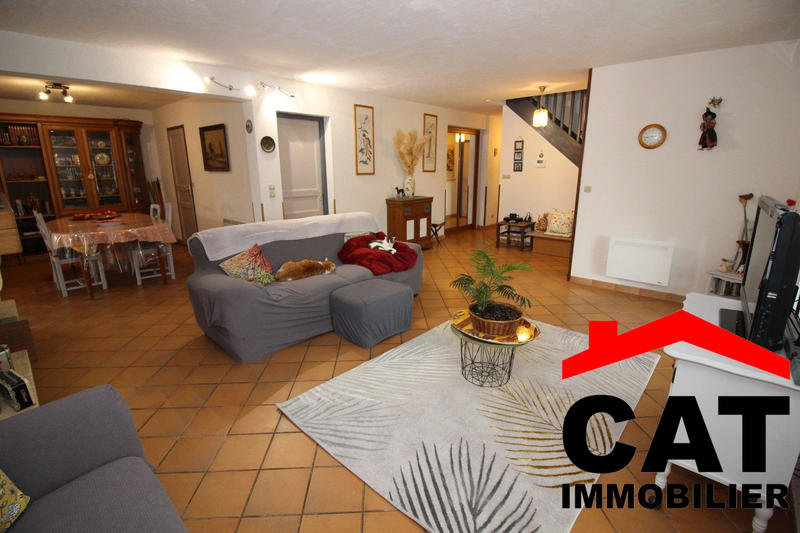 Maison - 191 m² - 8 pièces