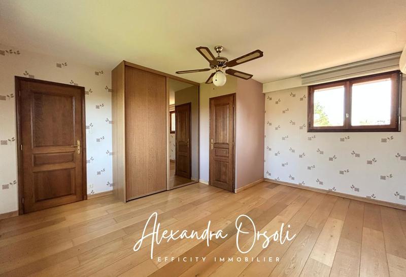 Maison - 264 m² - 9 pièces