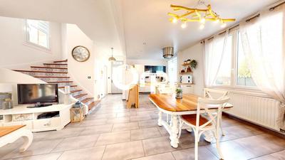 Maison en pierre - 101 m² - 6 pièces