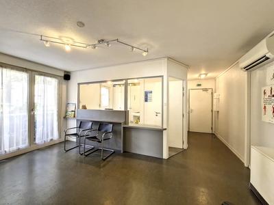 Local d'activités - 82 m² - 6 pièces