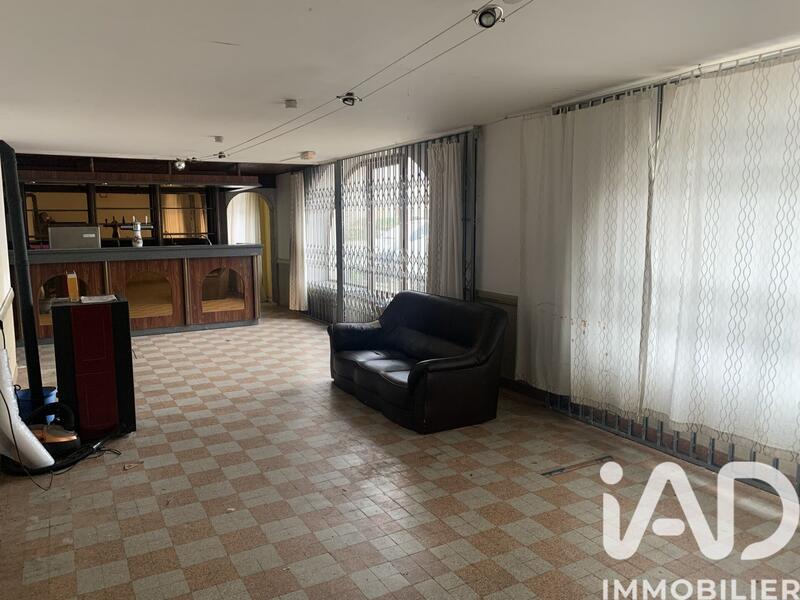 Maison - 228 m² - 8 pièces