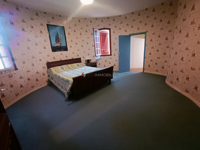 Maison - 200 m² - 7 pièces