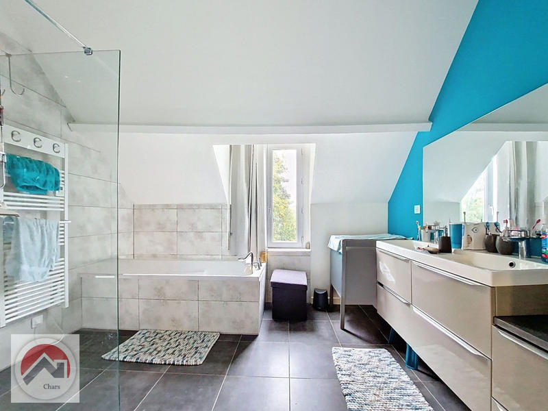 Maison - 228 m² - 8 pièces