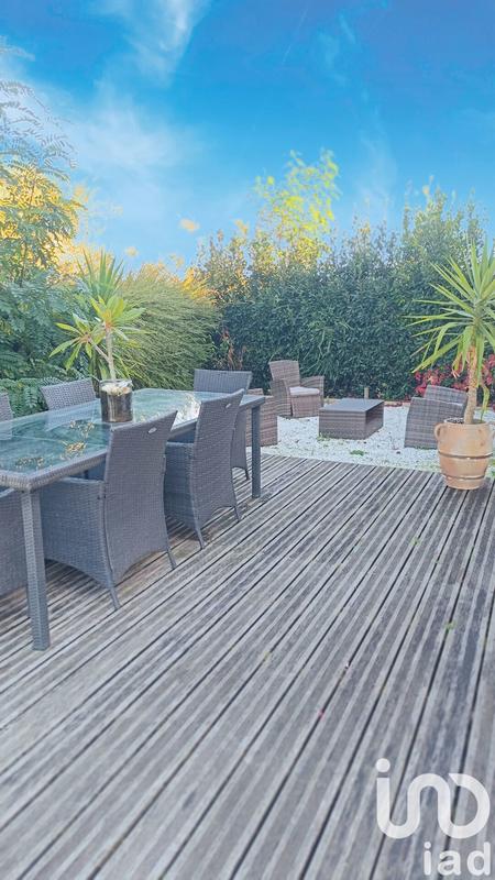 Maison - 222 m² - 9 pièces