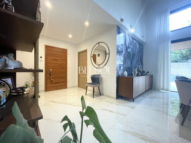 Villa - 216 m² - 7 pièces