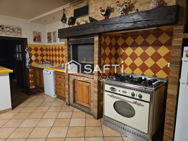 Propriété - 300 m² - 14 pièces