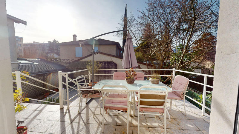 Maison - 140 m² - 5 pièces