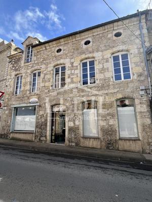 Maison - 380 m² - 4 pièces