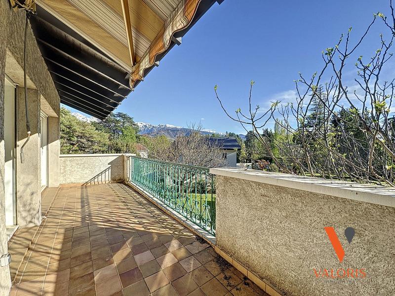 Maison - 201 m² - 7 pièces