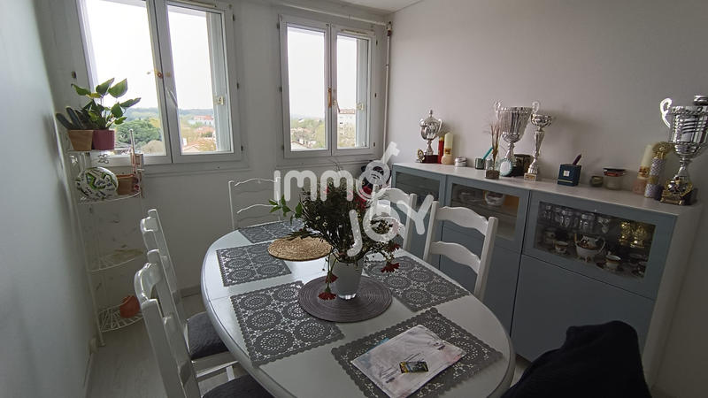 Appartement - 98 m² - 6 pièces