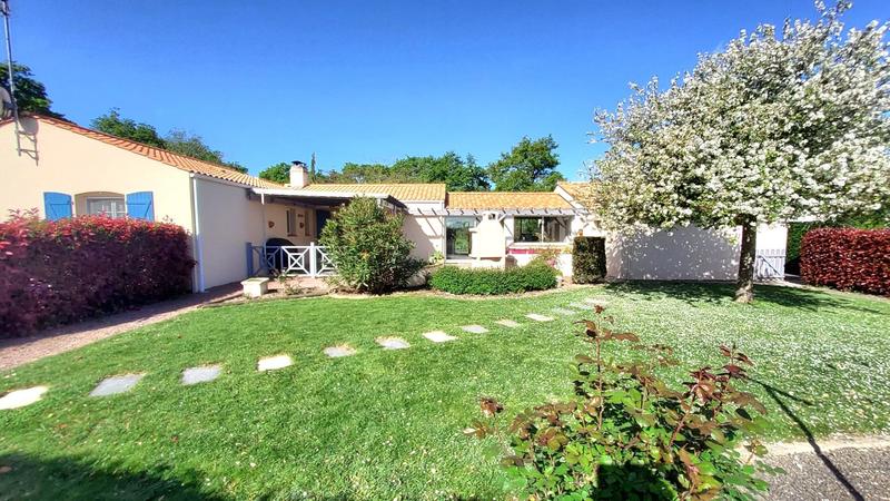 Maison - 180 m² - 7 pièces