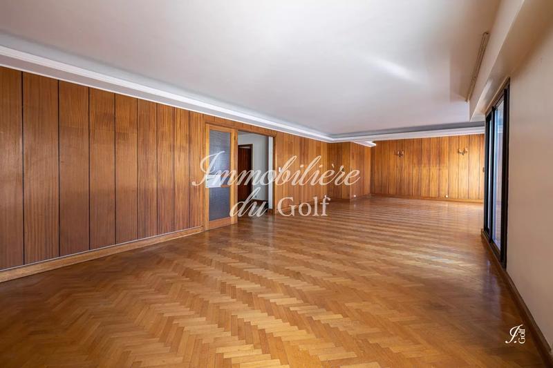 Appartement - 204 m² - 6 pièces