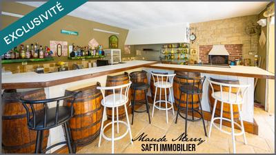 Maison - 230 m² - 6 pièces