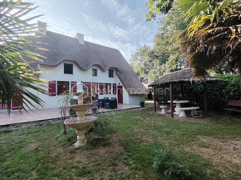 Chaumière - 128 m² - 6 pièces