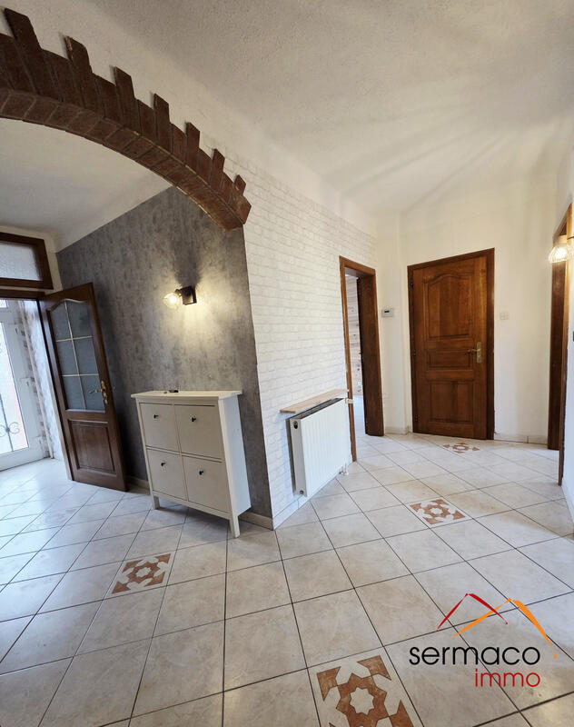 Maison - 245 m² - 8 pièces