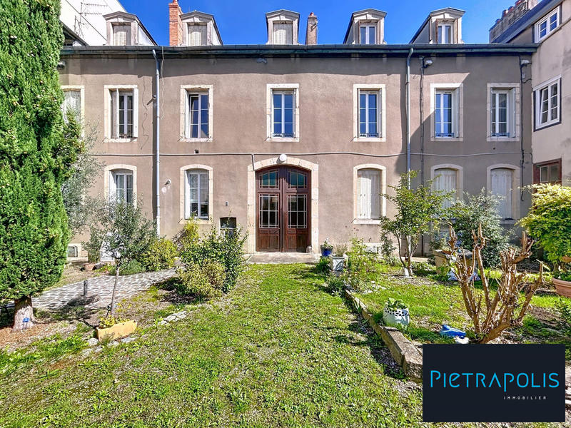 Appartement - 141 m² - 6 pièces