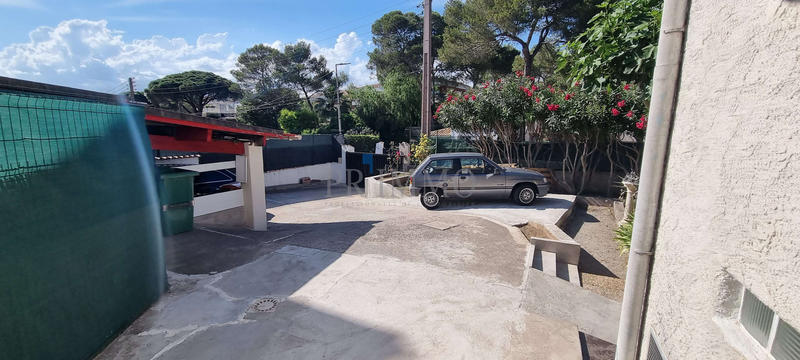 Local commercial - 85 m² - 4 pièces