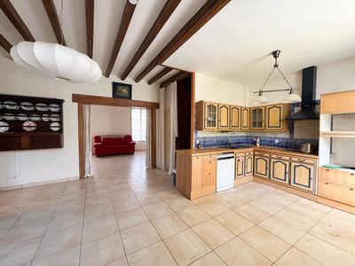 Maison - 224 m² - 11 pièces