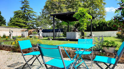 Maison - 297 m² - 9 pièces