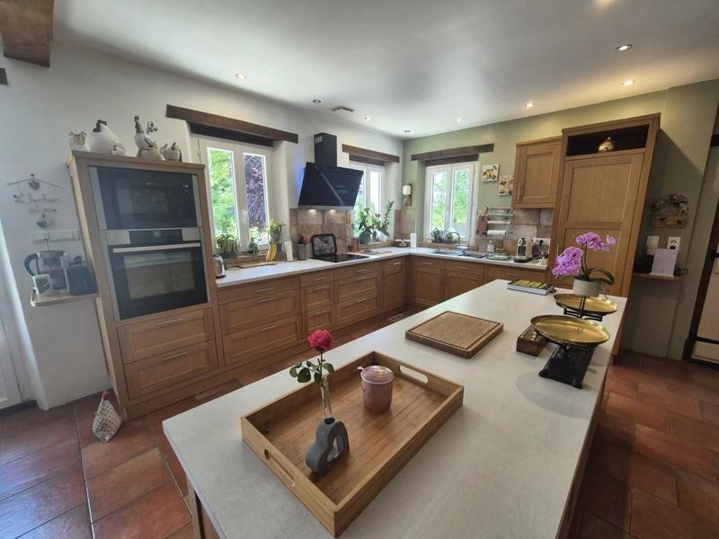 Maison - 292 m² - 8 pièces