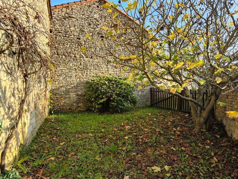 Maison en pierre - 113 m² - 4 pièces