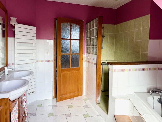 Maison - 316 m² - 13 pièces