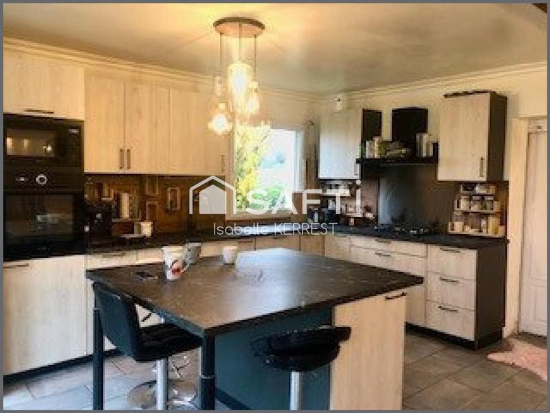 Maison - 176 m² - 10 pièces