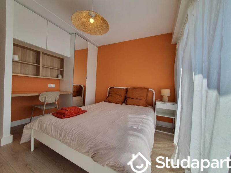 Chambre - 11 m² - 1 pièce