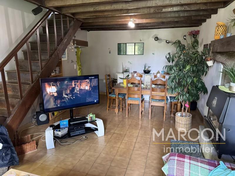 Propriété - 239 m² - 9 pièces