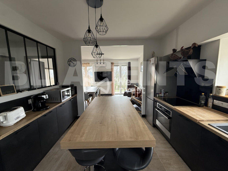 Maison traditionnelle - 85 m² - 4 pièces