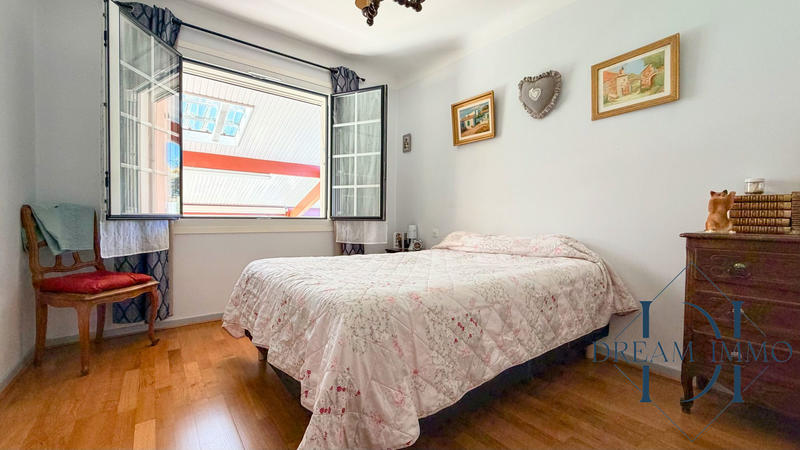 Maison - 263 m² - 7 pièces