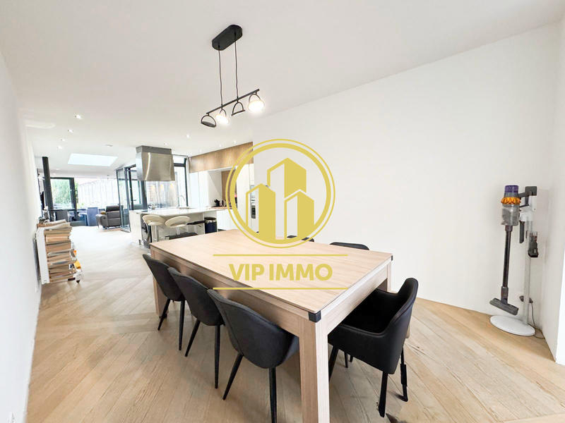 Maison - 170 m² - 8 pièces